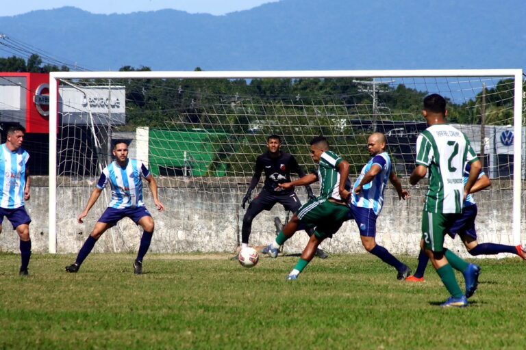 Torneio Aniversário da Cidade de Futebol começa neste domingo com participação de 50 equipes em Caraguatatuba