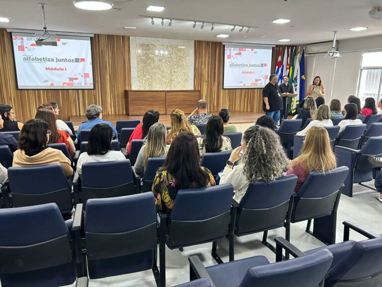 formao-regional-do-programa-alfabetiza-juntos-sp-rene-profissionais-da-educao-em-caraguatatuba_55140548336_l