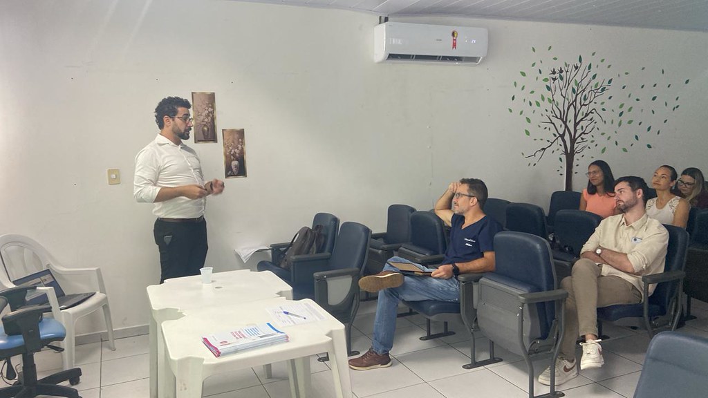 Caraguatatuba capacita profissionais para realizar implante contraceptivo na rede municipal de saúde