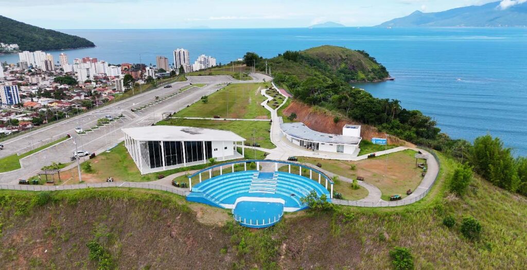 Programação no Complexo Turístico do Camaroeiro impulsiona lazer e turismo em Caraguatatuba