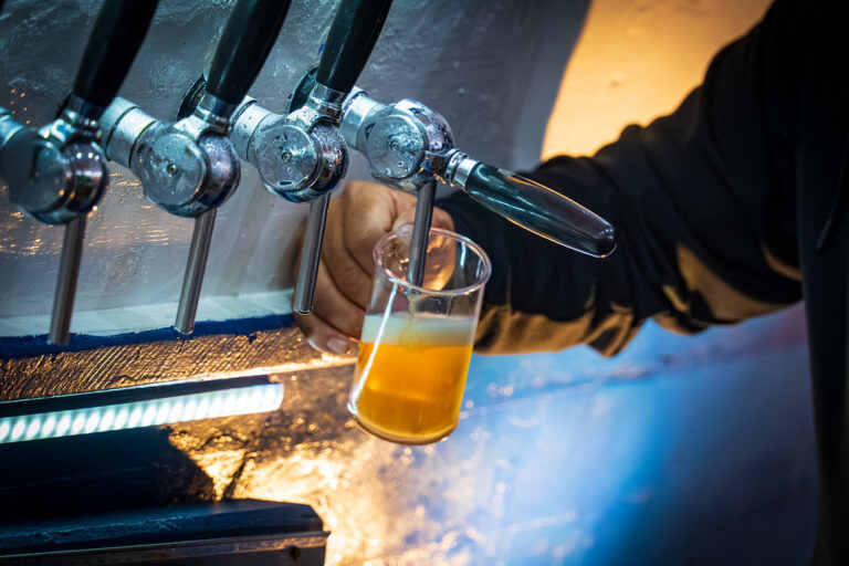 Rock & Beer 2026 abre inscrições para expositores e traz programação com shows e gastronomia em Caraguatatuba