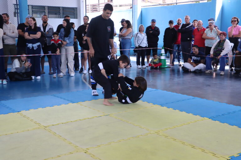 caragu-open-kids-de-jiu-jitsu-rene-200-crianas-de-4-a-12-anos-na-praa-da-cultura_55252241382_l