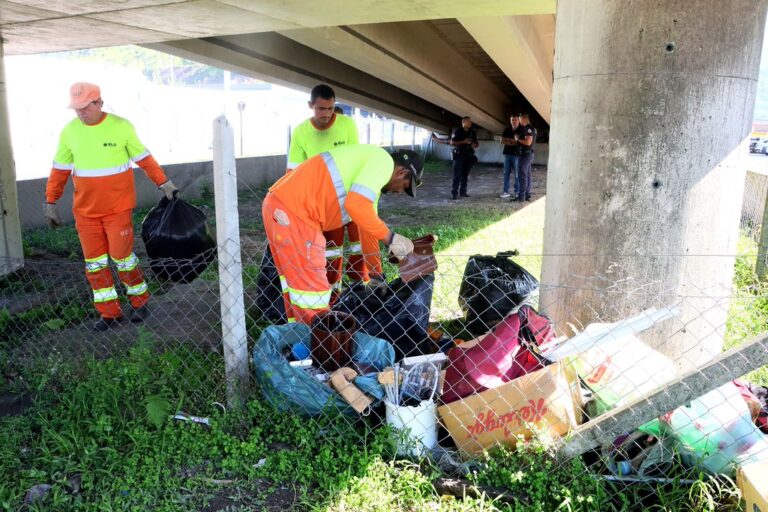 programa-pontes-para-o-futuro-refora-ordenamento-urbano-em-caraguatatuba_55251791050_l